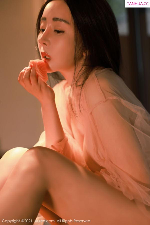 允薾  [XiuRen]高清写真图 2021.09.27 No.4002 允薾第73张图片